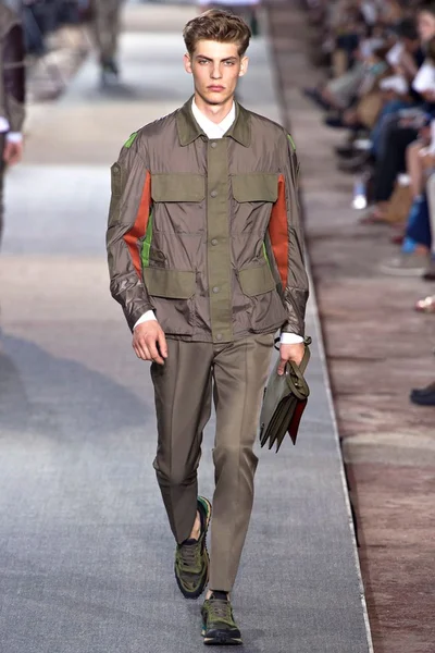 Look 6